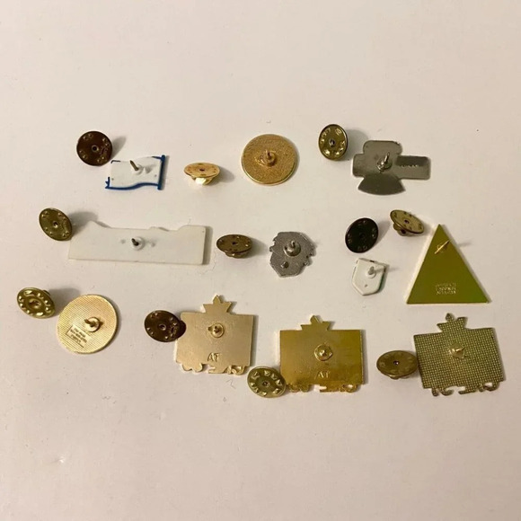 Vintage Lot of 11 Assorted Pins CNE Winner Peg Cup Winnipeg Manitoba Canada Pins - Picture 8 of 11